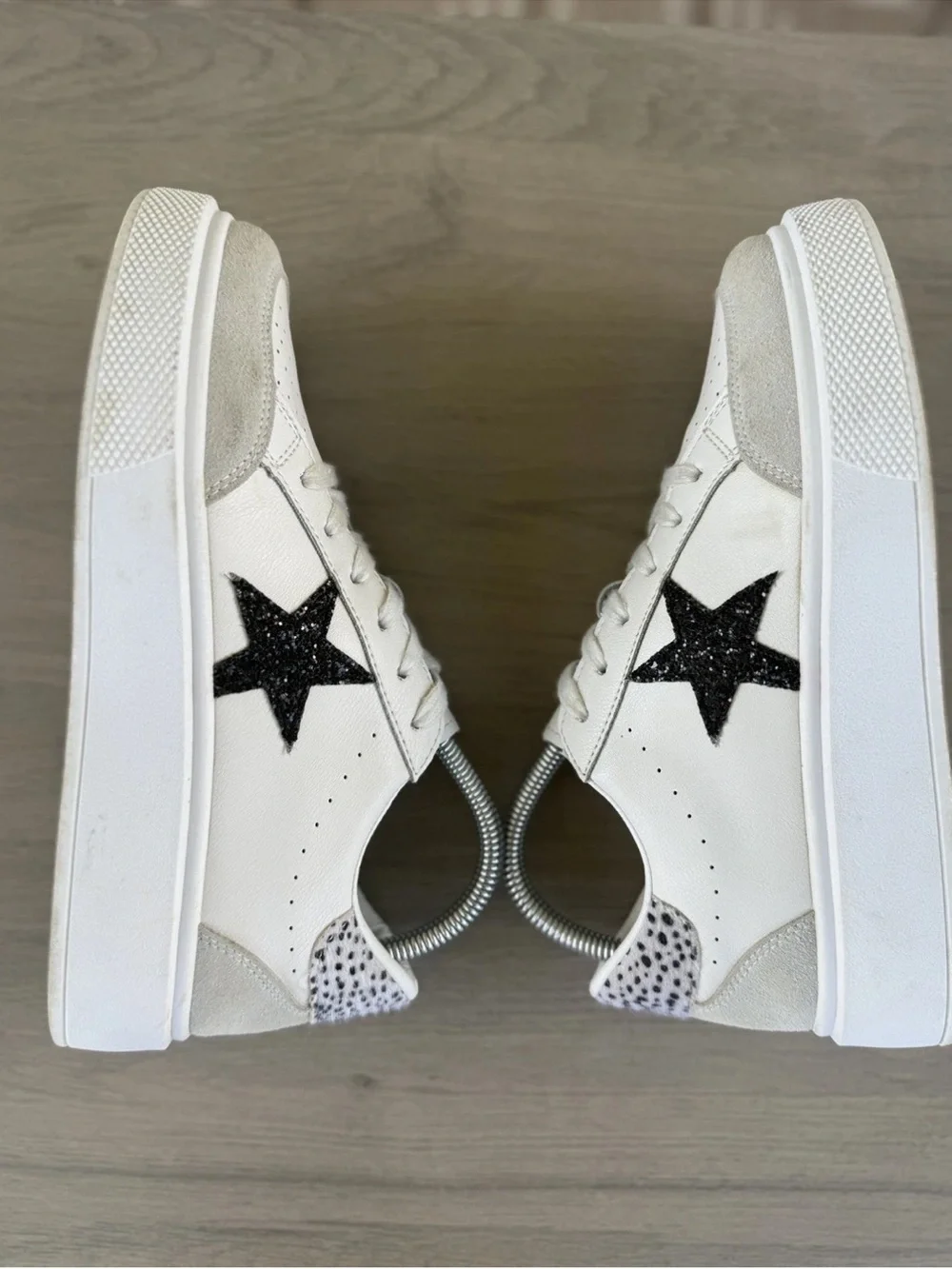 VINTAGE HAVANA Women’s Platform Sneakers White/Black Glitter Star Sz 8